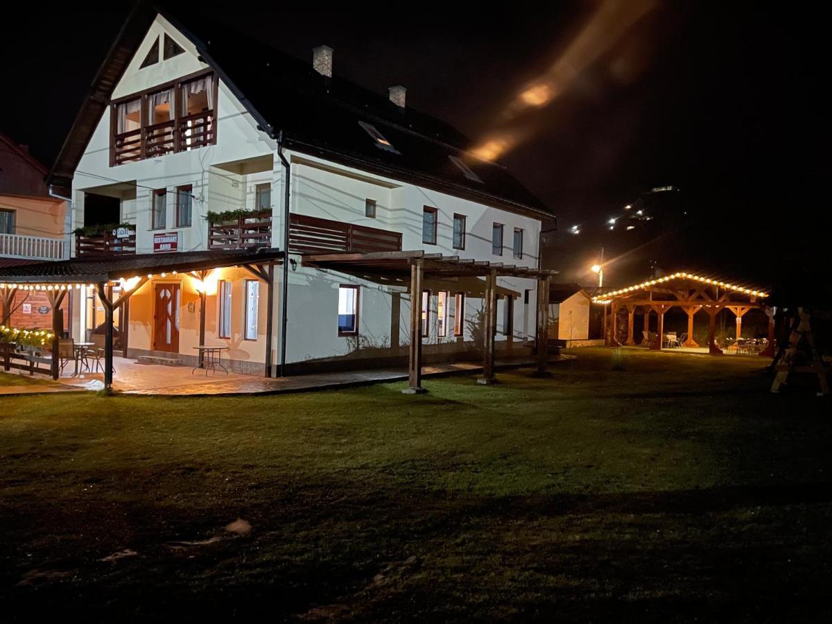 Gama Viseu De Sus Hotel Exterior photo